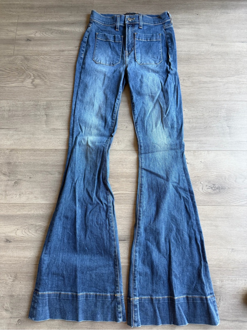 Veronica Beard Sheridan Exaggerated Flare High Rise jeans - size 26